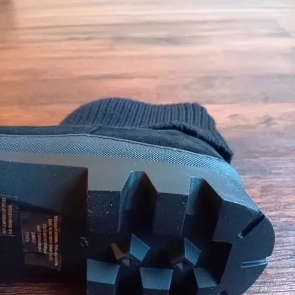 KARL LAGERFELD PARIS - Picture 4 of 7